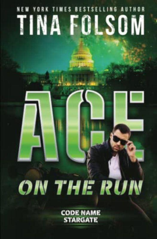 Book cover for "Ace on the Run" by Tina Folsom