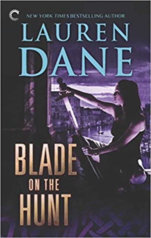 Book cover for "Blade on the Hunt" by Lauren Dane