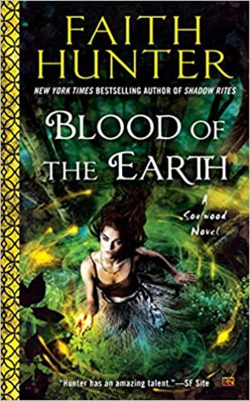 Book cover for "Blood of the Earth" by Faith Hunter