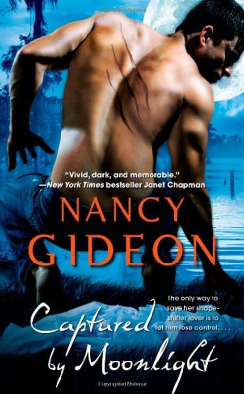 Book cover for "Captured by Moonlight" by Nancy Gideon