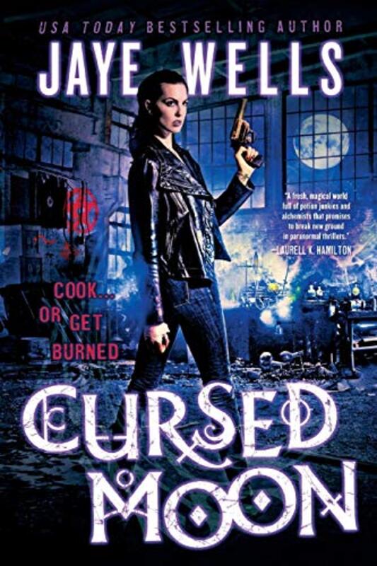 Book cover for "Cursed Moon" by Jaye Wells