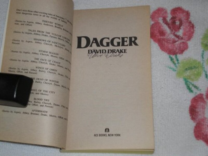 Book cover for "Dagger" by David Drake