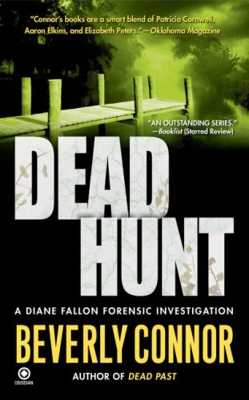 Book cover for "Dead Hunt" by Beverly Connor
