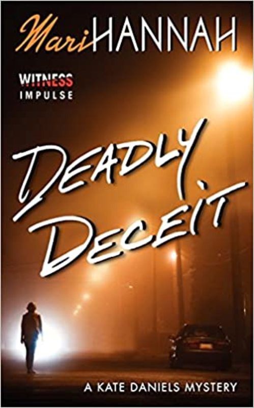 Book cover for "Deadly Deceit" by Mari Hannah