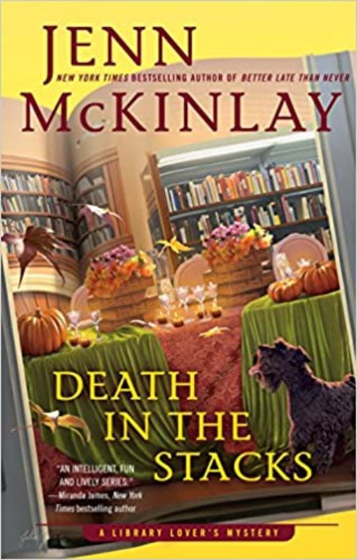 Book cover for "Death in the Stacks" by Jenn McKinlay