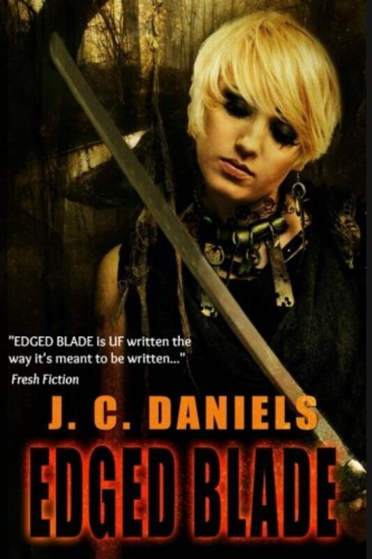 Book cover for "Edged Blade" by Shiloh Walker