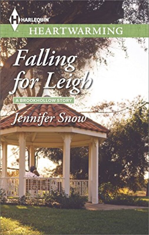 Book cover for "Falling for Leigh" by Jennifer Snow