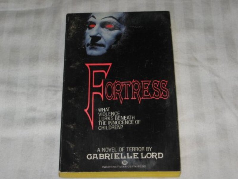 Book cover for "Fortress" by Gabrielle Lord