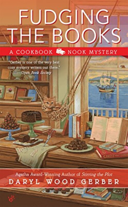 Book cover for "Fudging the Books" by Daryl Wood Gerber