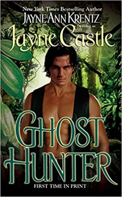Book cover for "Ghost Hunter" by Jayne Castle