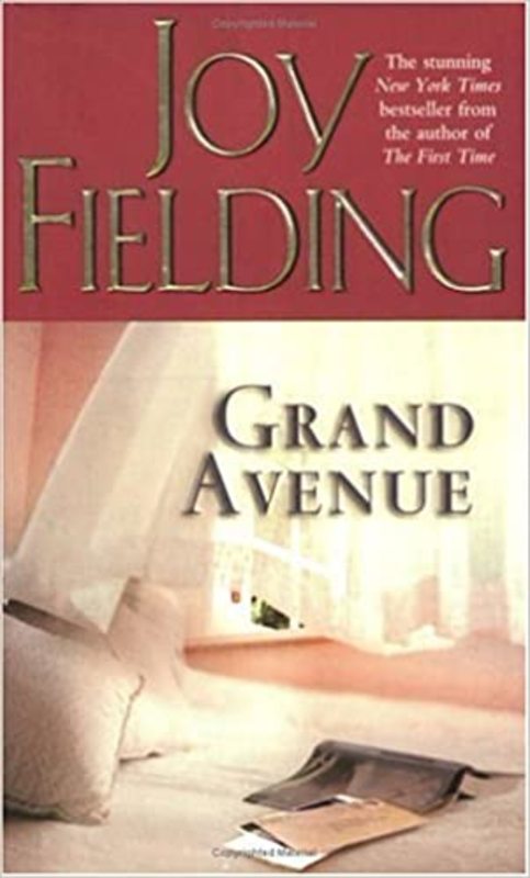 Book cover for "Grand Avenue" by Joy Fielding