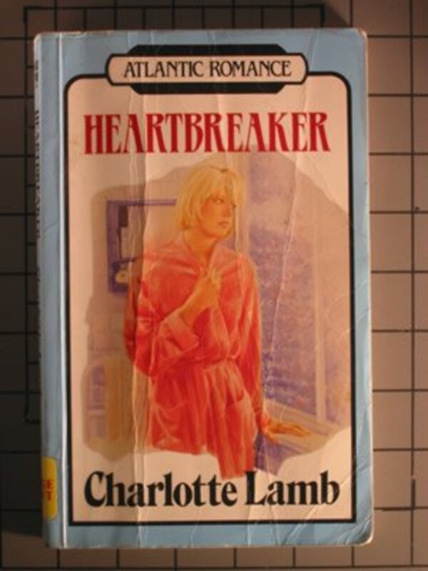 Book cover for "Heartbreaker" by Charlotte Lamb