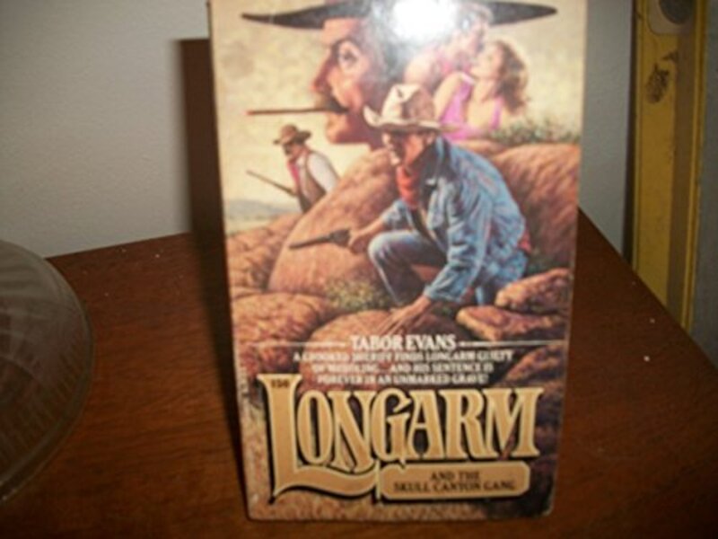Book cover for "Longarm and the Skull Canyon Gang" by Tabor Evans