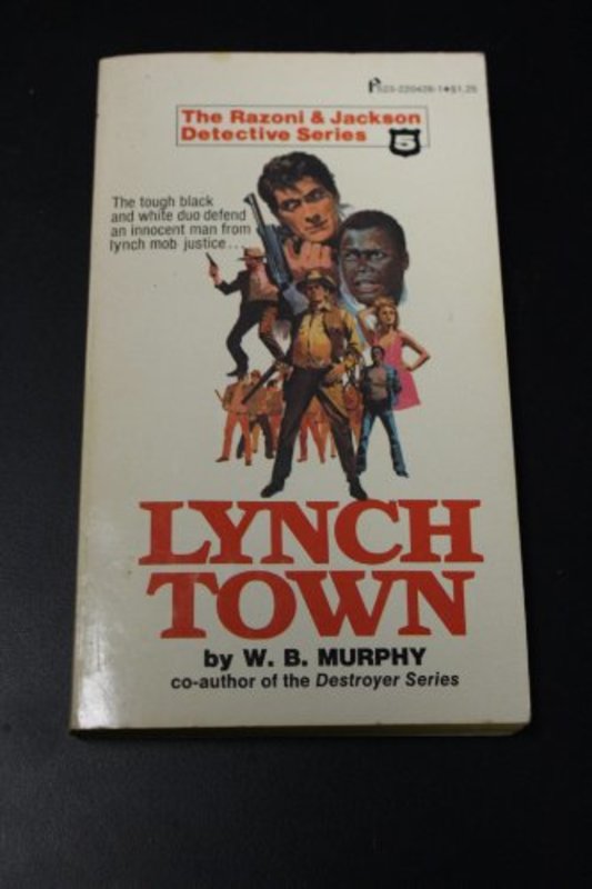 Book cover for "Lynch Town" by Warren Murphy