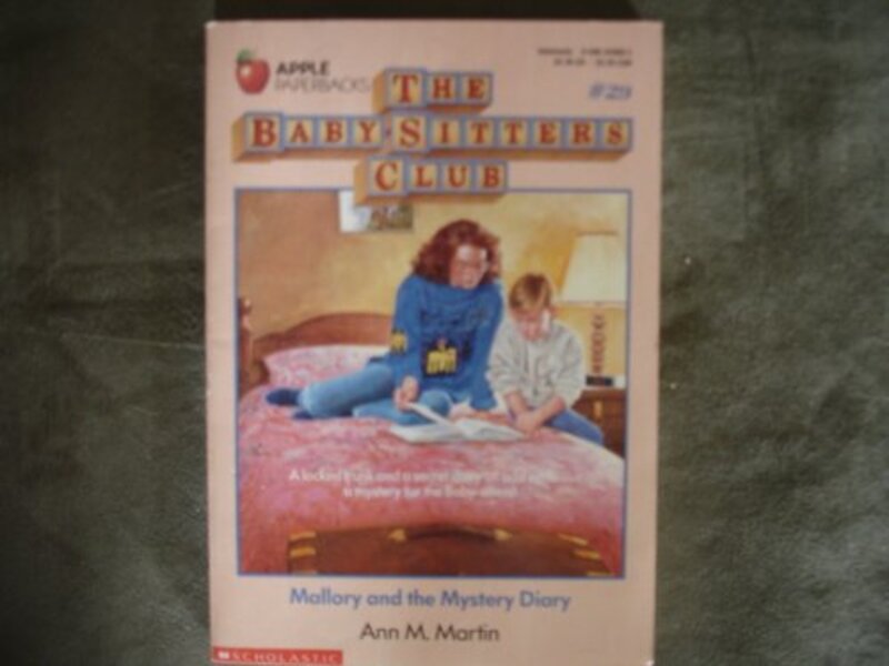 Book cover for "Mallory and the Mystery Diary" by Ann M Martin