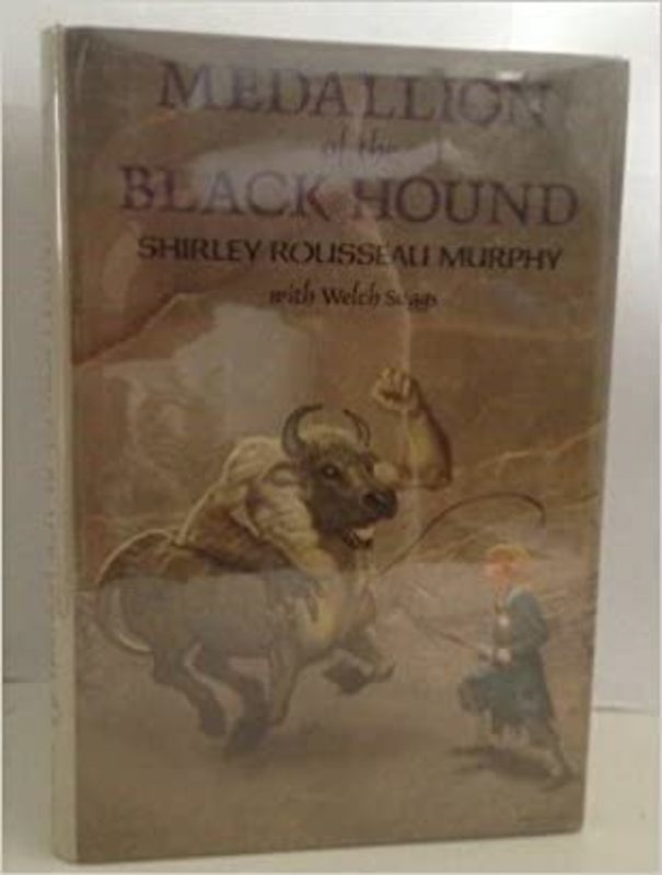 Book cover for "Medallion of the Black Hound" by Shirley Rousseau Murphy