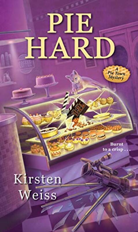 Book cover for "Pie Hard" by Kirsten Weiss