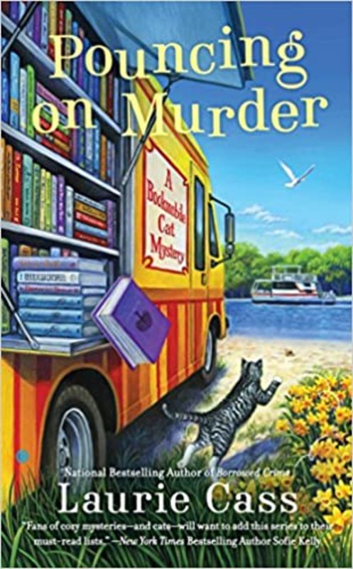 Book cover for "Pouncing on Murder" by Laurie Cass