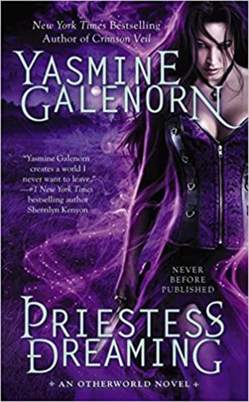 Book cover for "Priestess Dreaming" by Yasmine Galenorn