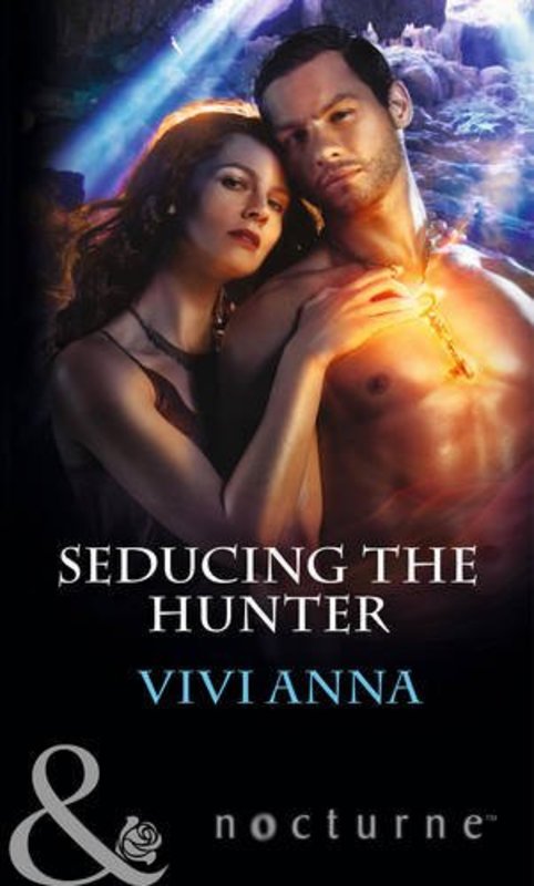 Book cover for "Seducing the Hunter" by Vivi Anna