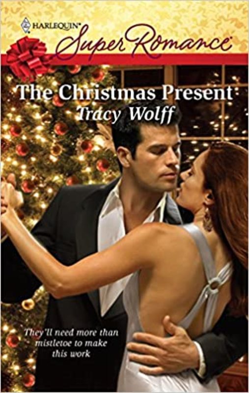 Book cover for "The Christmas Present" by Tracy Wolff