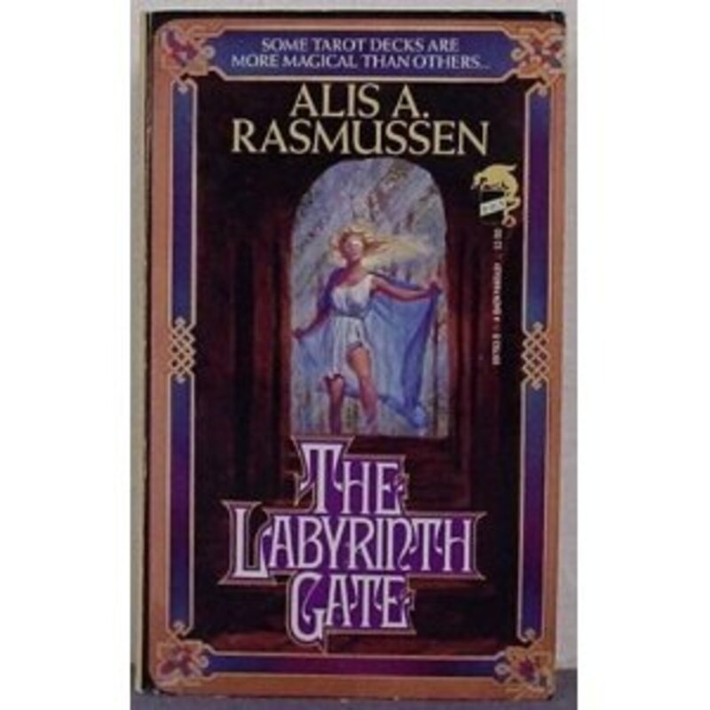 Book cover for "The Labyrinth Gate" by Kate Elliott