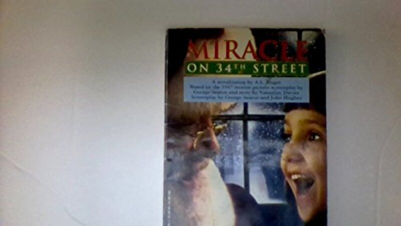 Book cover for "The Miracle on 34th Street" by Peter Lerangis