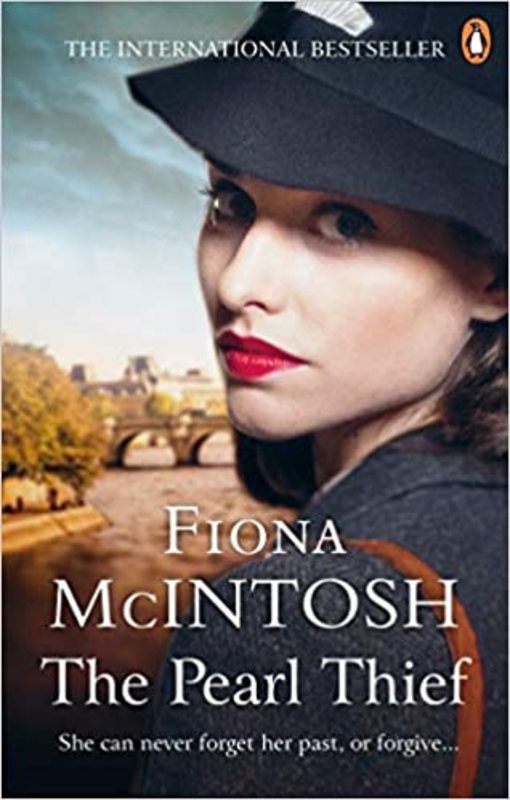 Book cover for "The Pearl Thief" by Fiona McIntosh