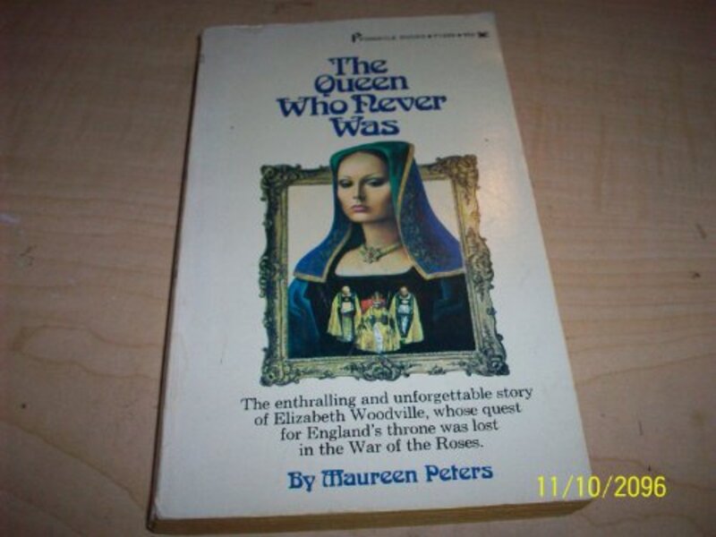 Book cover for "The Queen Who Never Was" by Maureen Peters