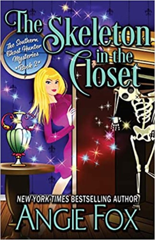 Book cover for "The Skeleton in the Closet" by Angie Fox