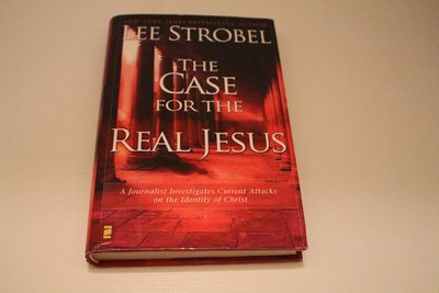 Book cover for "The Case for Real Jesus" by Lee Strobel