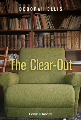 Book cover for "The Clear-Out" by Joy Fielding