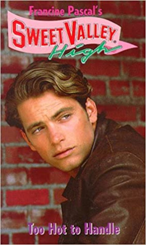 Book cover for "Too Hot to Handle" by Francine Pascal