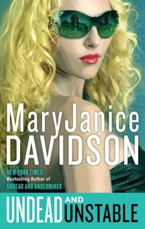 Book cover for "Undead and Unstable" by MaryJanice Davidson